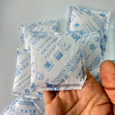 giải pháp chống ẩm mốc quần áo xuất  khẩu với túi chống ẩm Secco